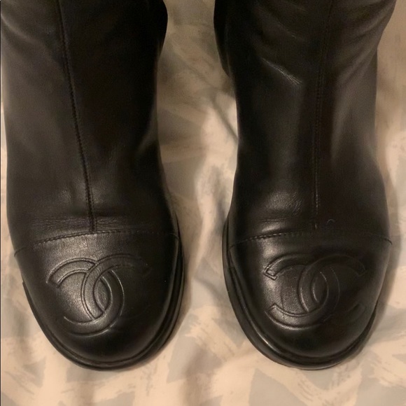 Vintage Chanel boots - Picture 4 of 6
